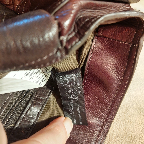 Kenneth Cole Reaction Dark Brown Messenger/Laptop/Briefcase Bag - Picture 2 of 7